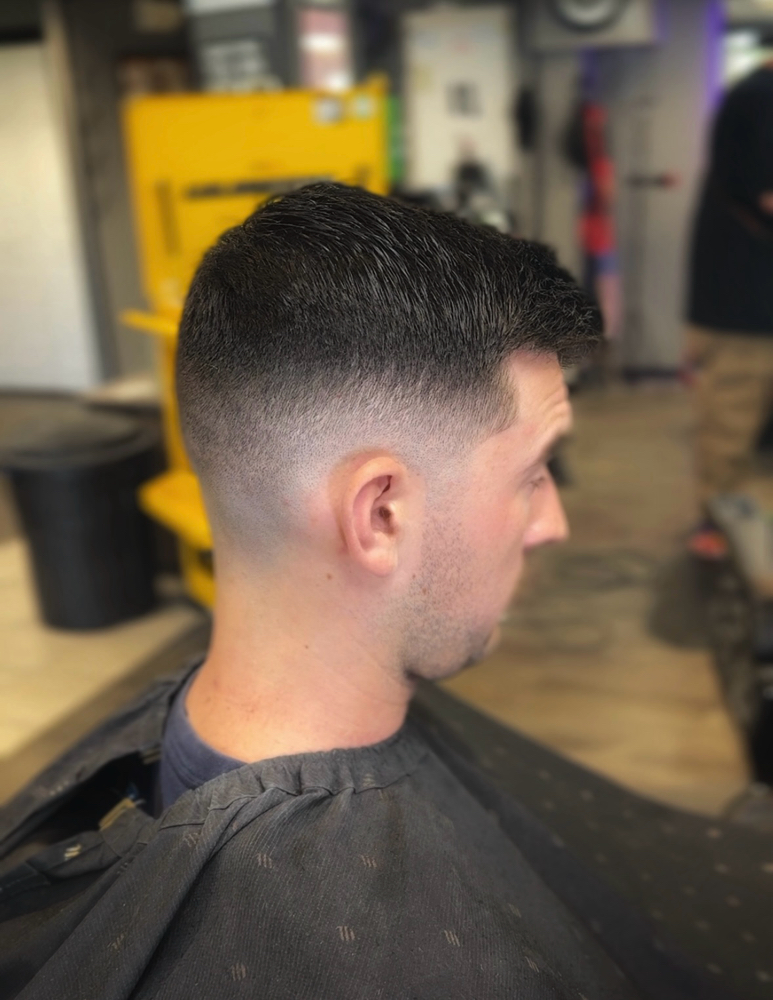 Mens/Kids Skin Fade (Med/High)