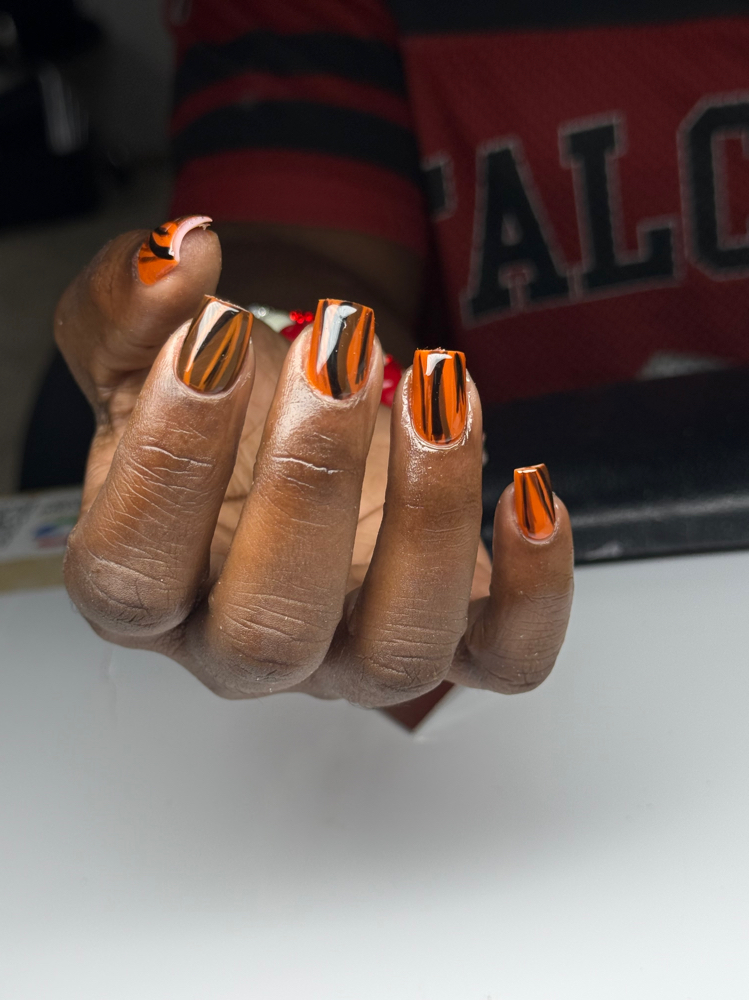 THE STRUCTURED GEL MANICURE