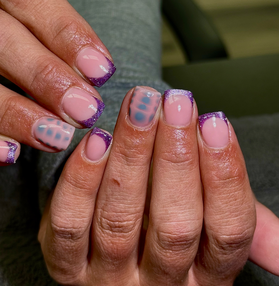 Minimal Nail Art