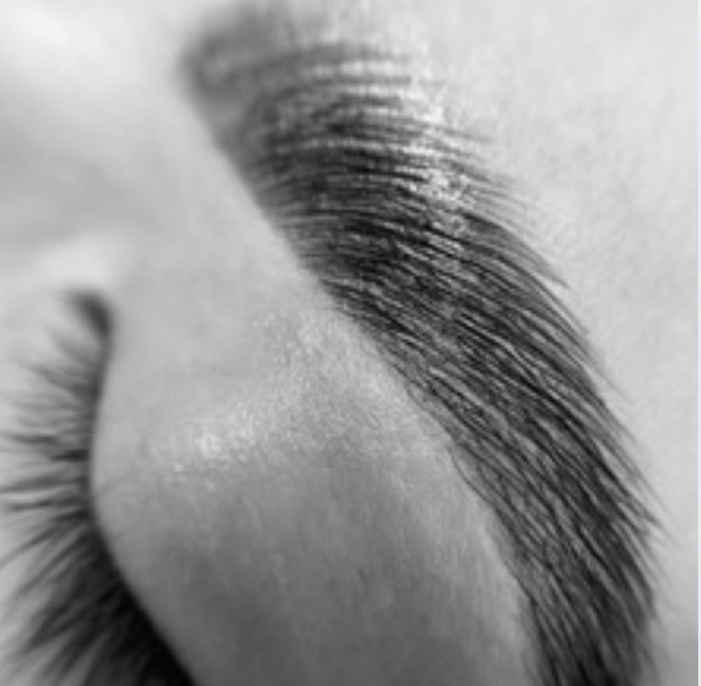 Brow Lamination & Tint