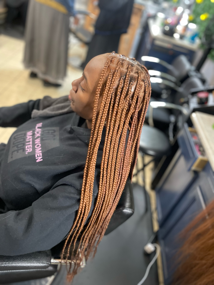 Medium Knotless Braids