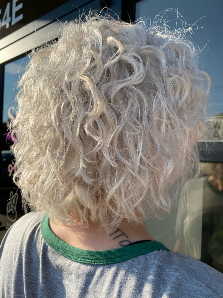MEDIUM/SHORT CURLY HAIRCUT & STYLE