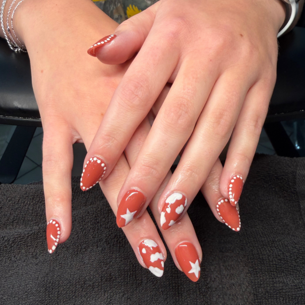Apprentice Nail Art Elevated Design at Lalona in Marquette, MI