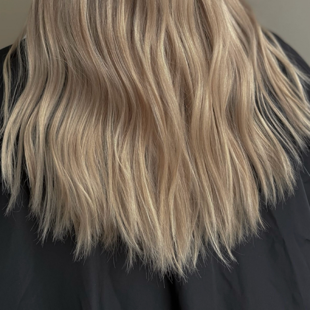 mini/partial highlight & cut at abbyxhair