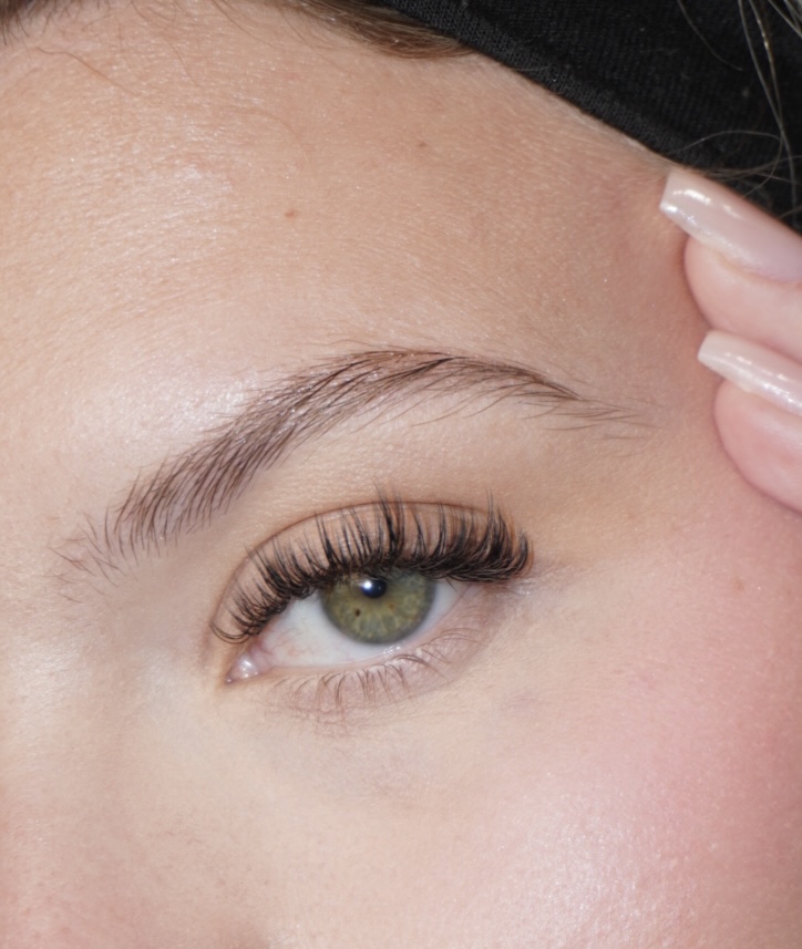 Full Set Of Lash Extensions