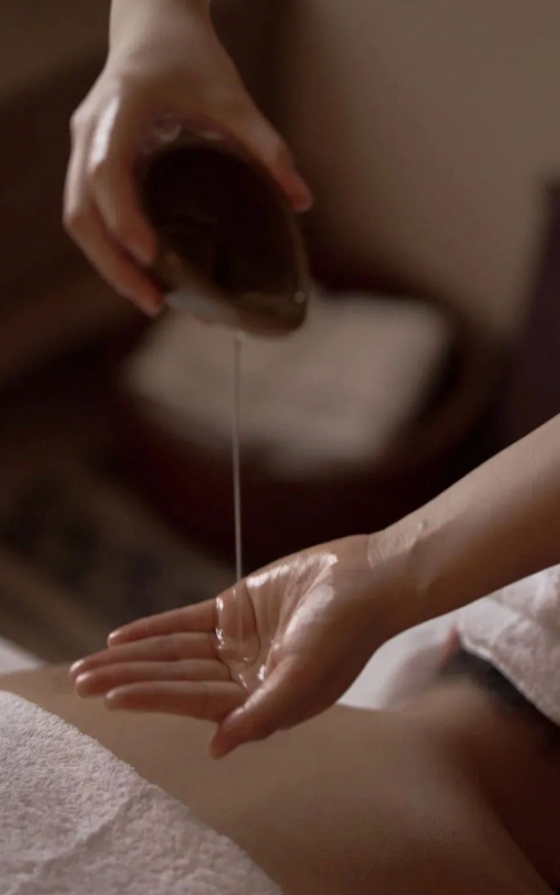 ✨ Royal Back Ritual: Back Facial