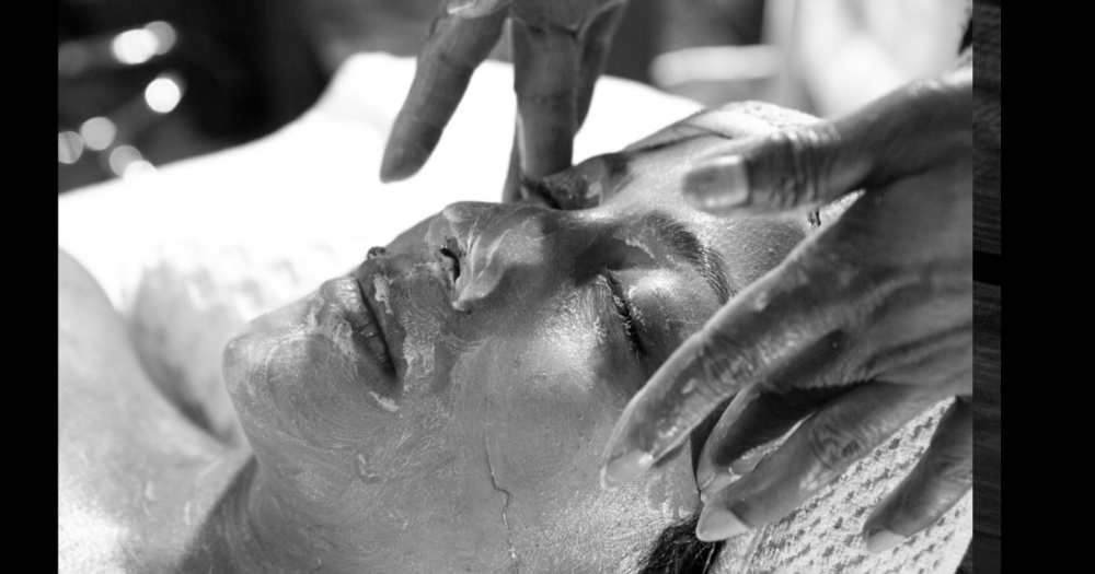 Obsidian Radiance Face Massage