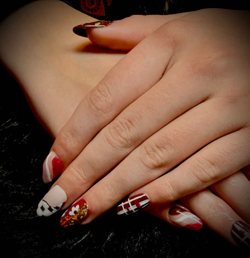 Nail Roulette at Happy Nails Studio LLC in Sedalia, MO