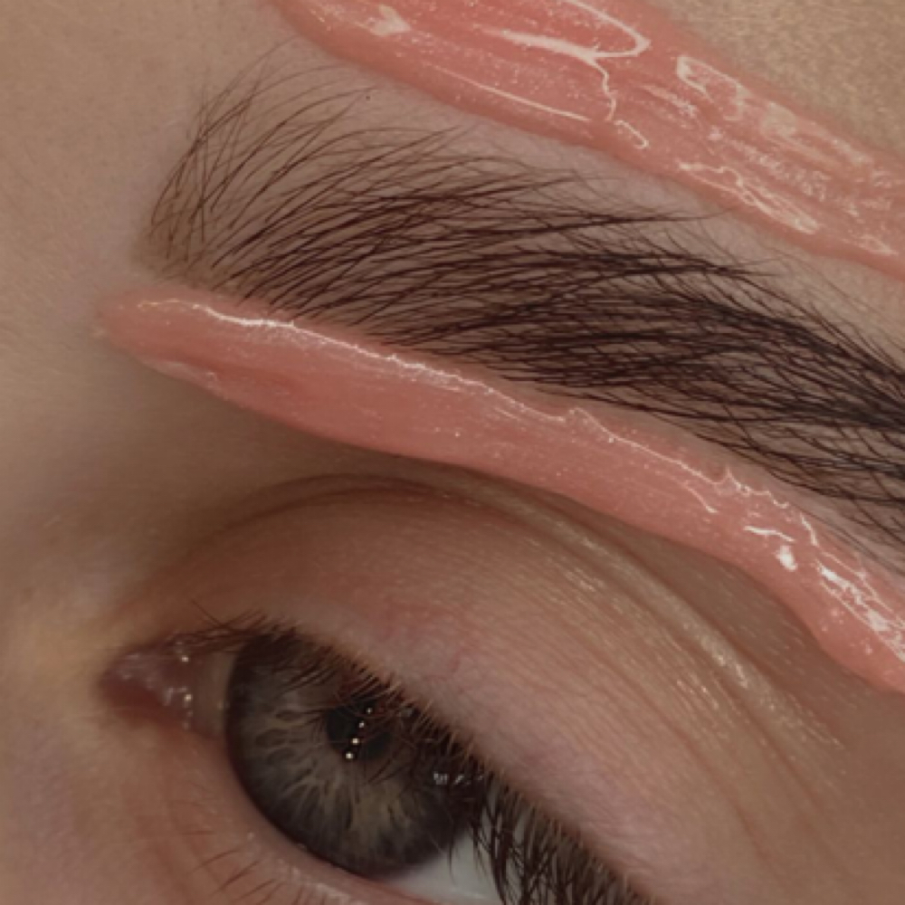 Brow Wax at Paradiso Hair & Beauty in Franklin, TN