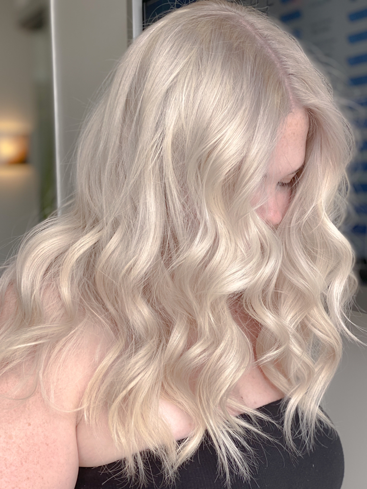 Bleach Retouch (on Scalp) & Cut