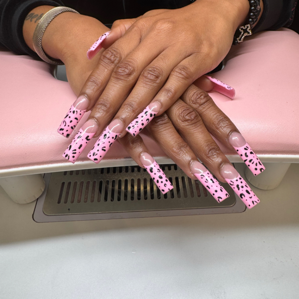 Medium Full Set at SK Allure Experience in Norfolk, VA