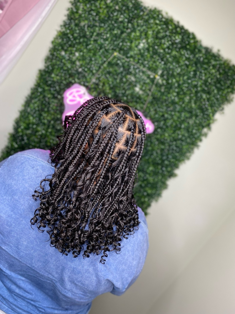 Medium Bob Knotless