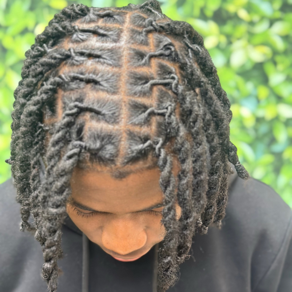 Signature Loc Maintenance at Vixen Hair & Beauty LLC in Fort Myers, FL