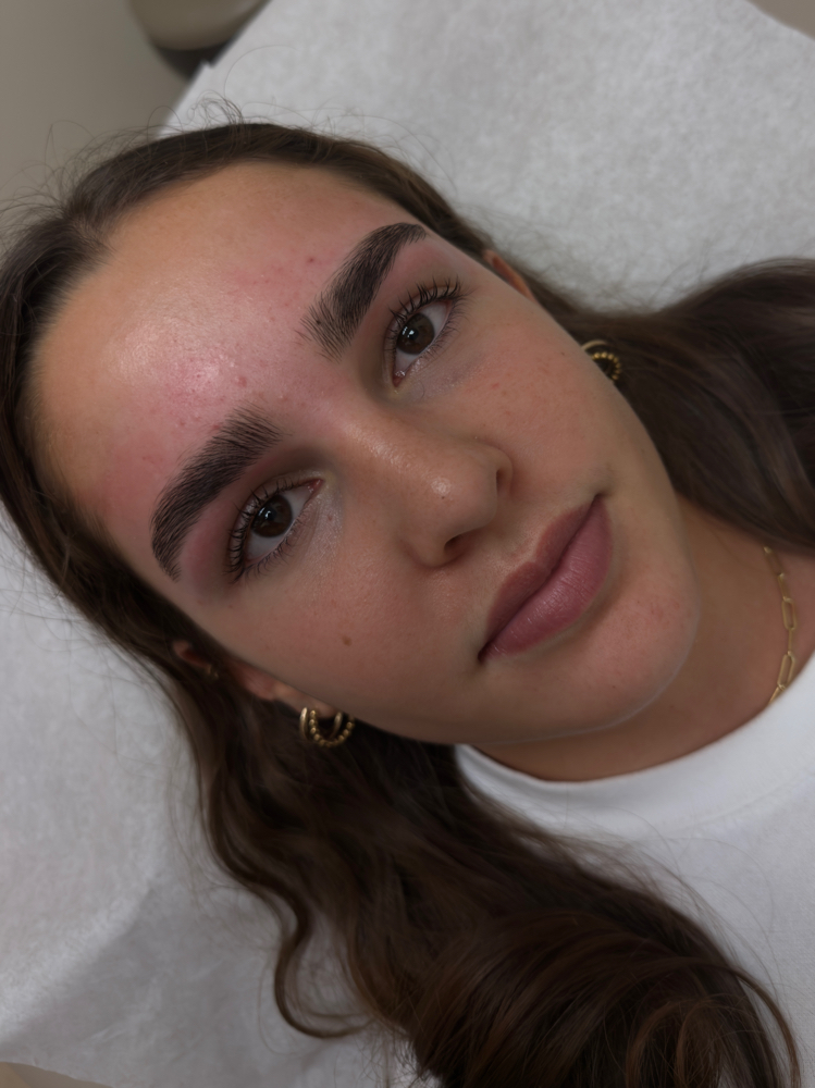 Eyebrow Wax at Dose Of Beauty in New Britain, CT