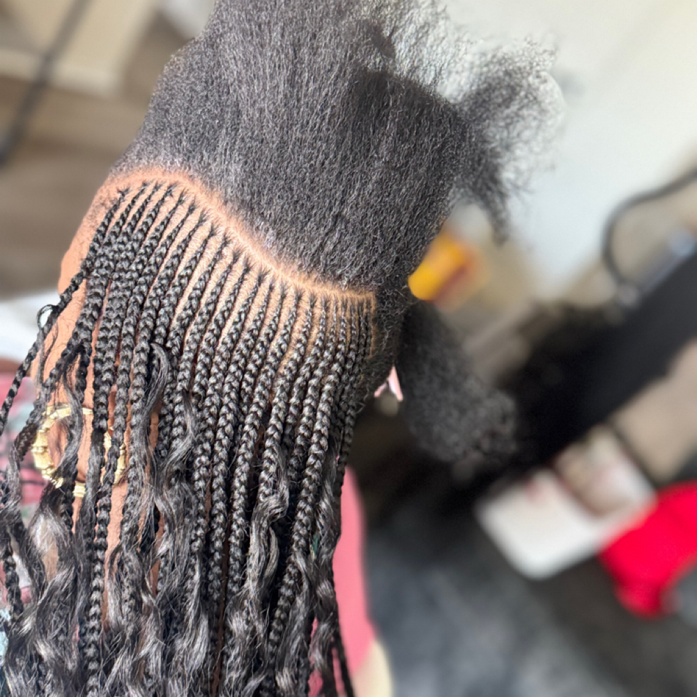 Fulani at Mejko braid studio in Long Beach, CA