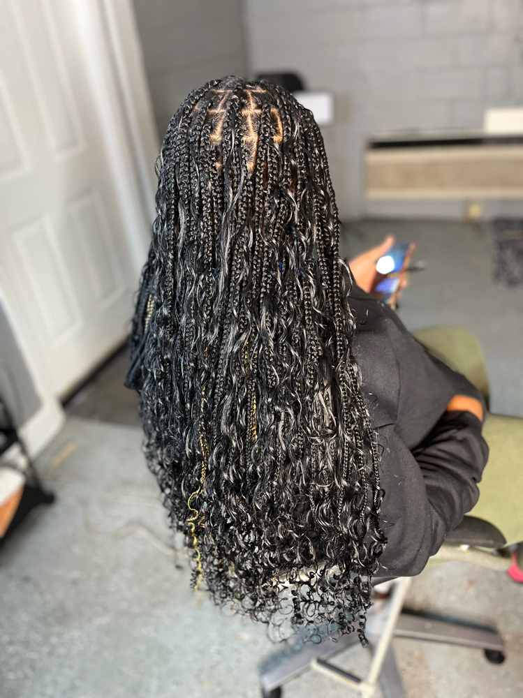 Medium Bohemian Knotless Braids