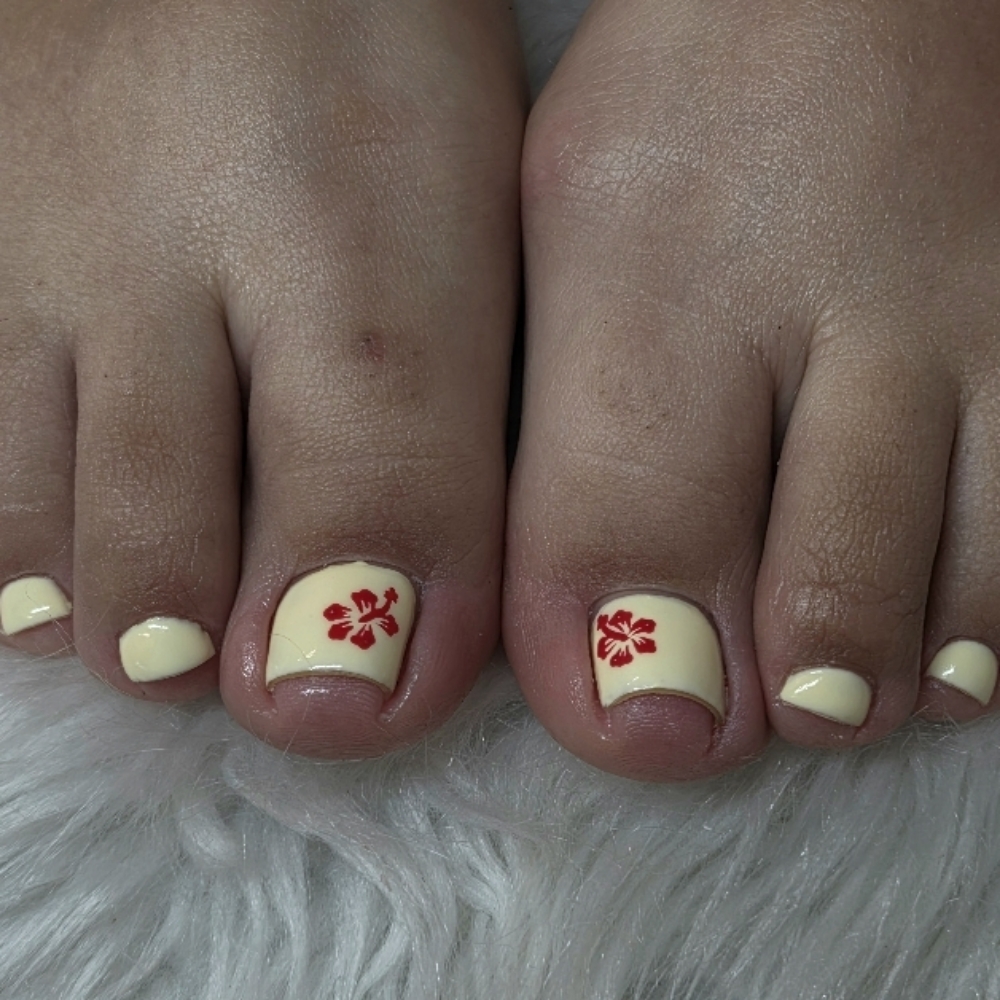 Toe Services at Nevnailsss in Armona, CA