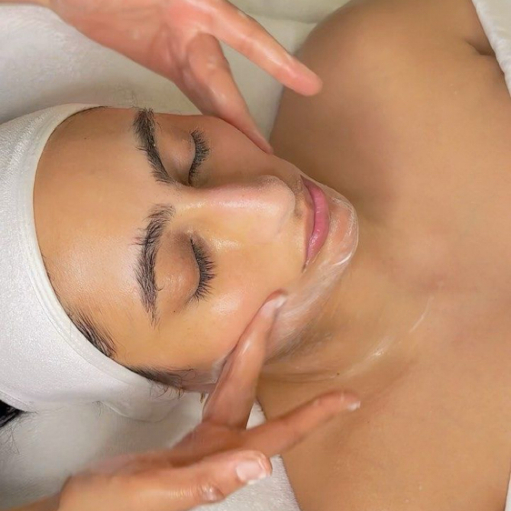 Facial Cleansing & Therapeutic Fa