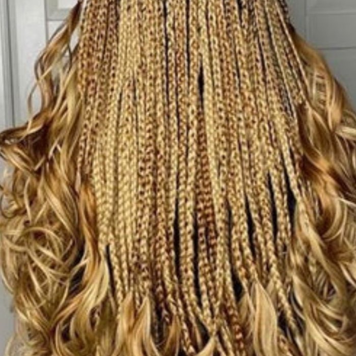 FRENCH CURL MEDIUM SIZE at Yawa Hair Braiding & Locs in Texas, TX