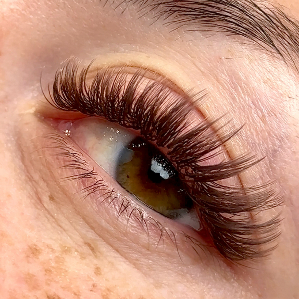 PRIVATE IN-HOME LASH EXTENSIONS