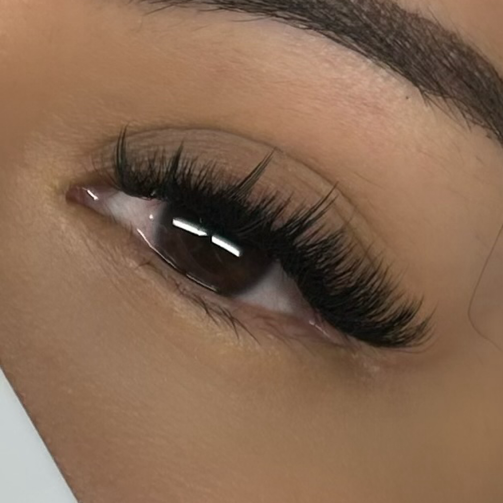 Wispy Natural Set at Ojitos Studios in Indianola, MS