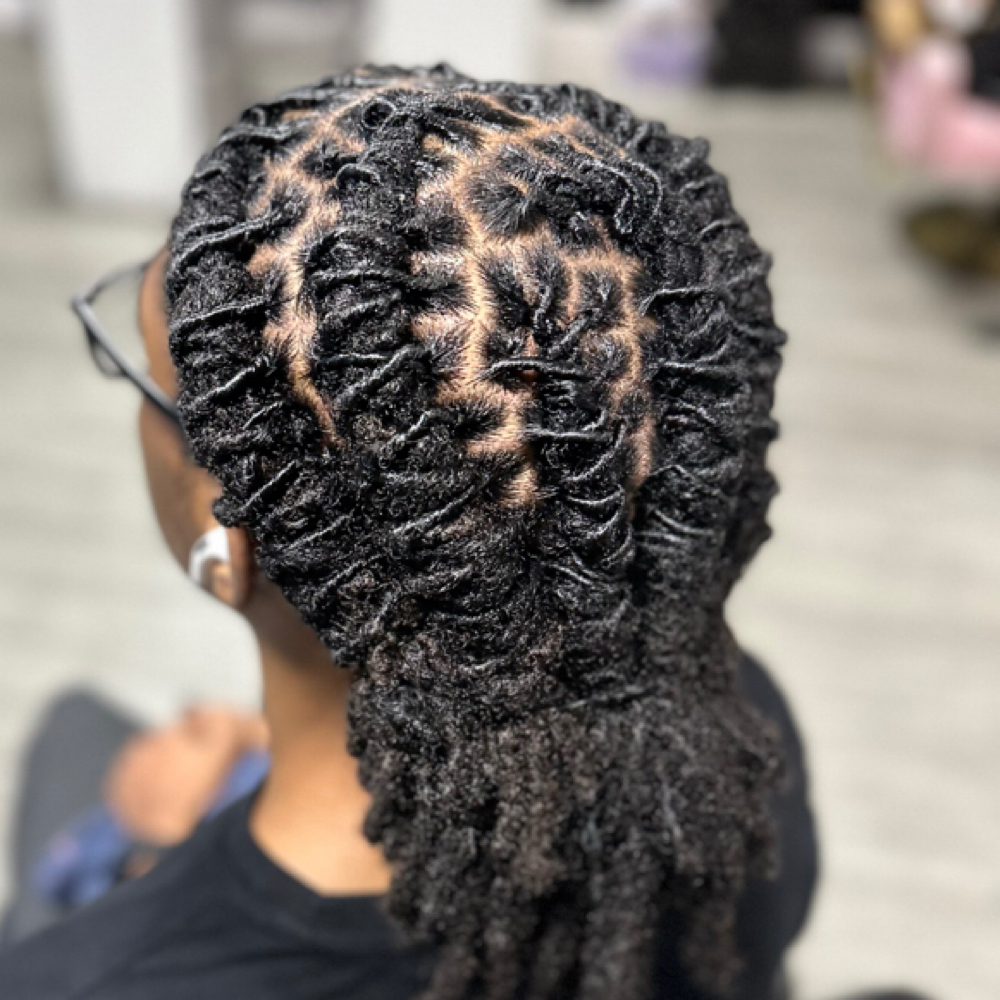 Retwist And Style at SLAYBYREY in Hazelwood, MO