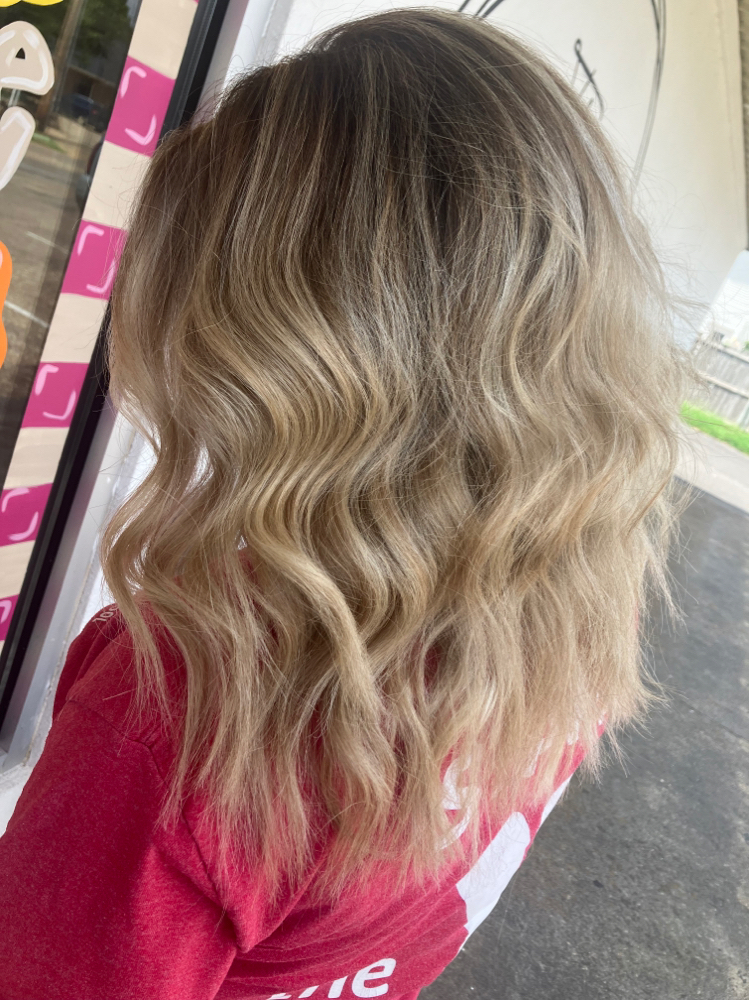 Women’s Shampoo, Cut & Style