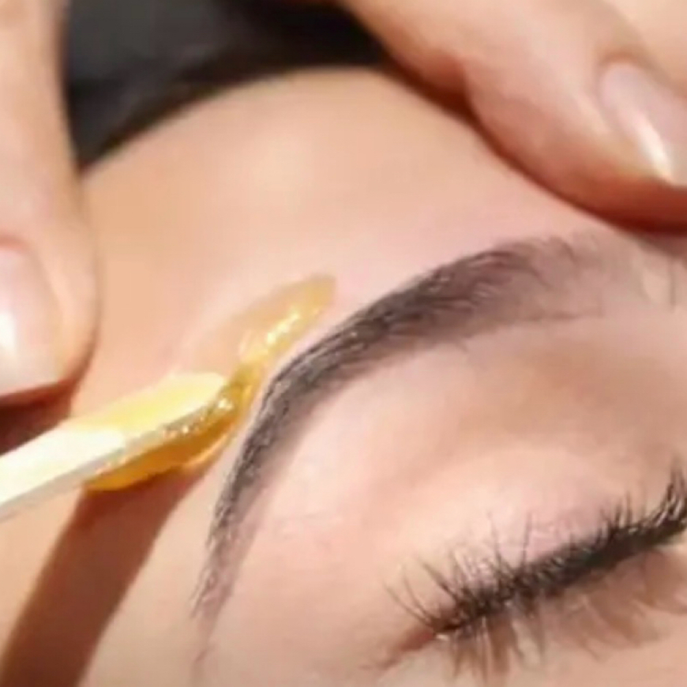 Brow Waxing at Naihomi’s Hair Studio in Fort Myers, FL