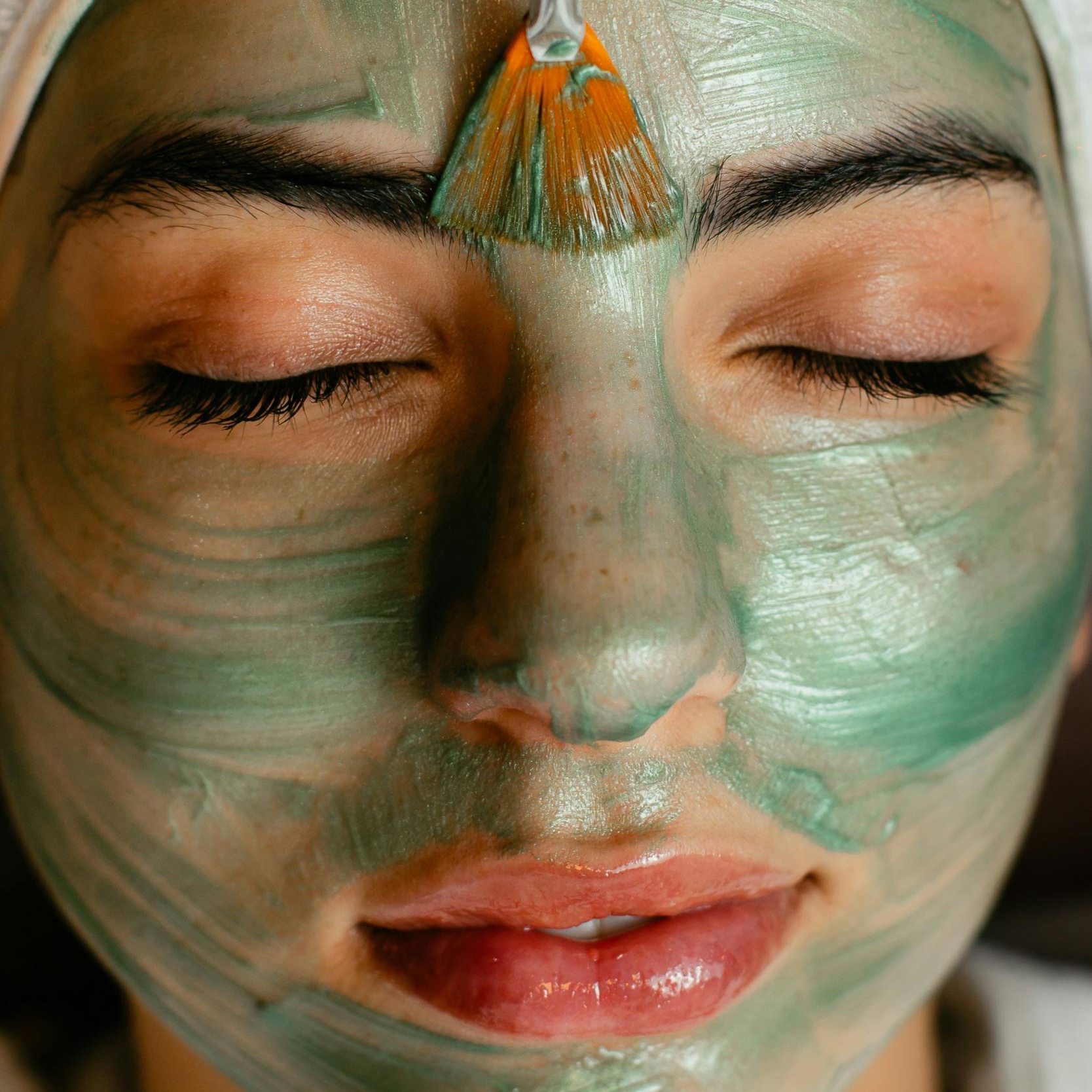 Lymphatic Detox  & De-puff Facial