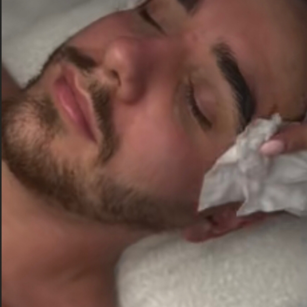 Gentlemen’s Facial at Farmhouse spa in Oklahoma  City, OK