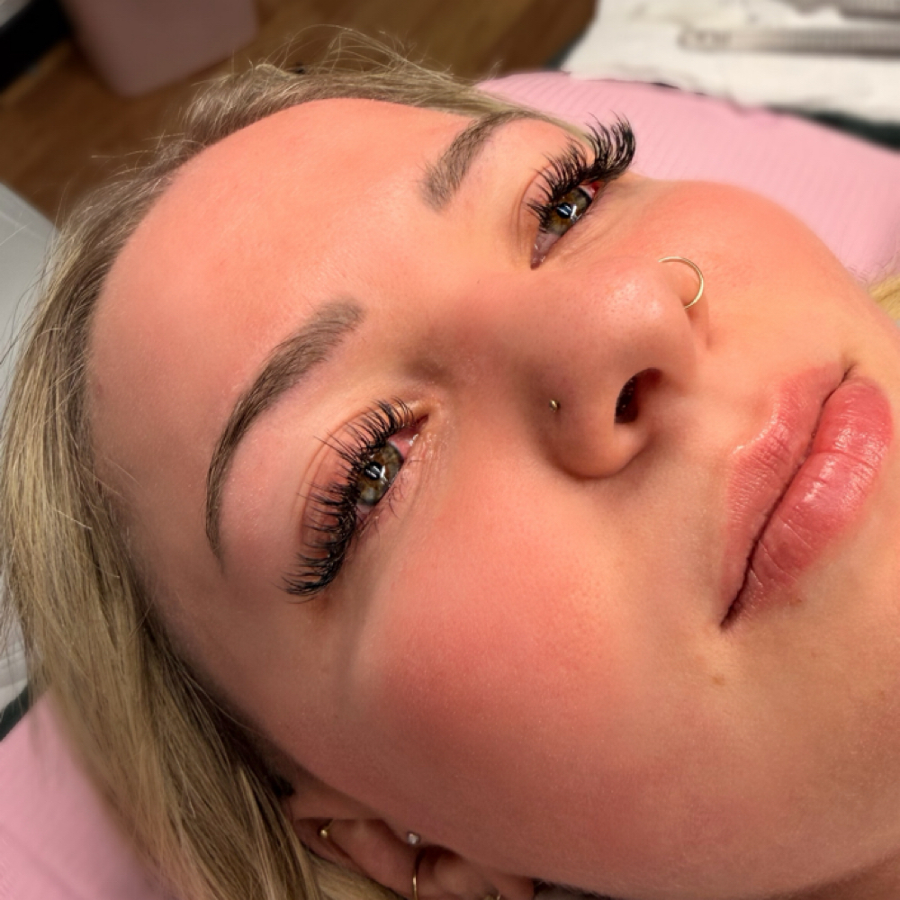 Hybrid Full Set at Mad Lashes in DePere, WI