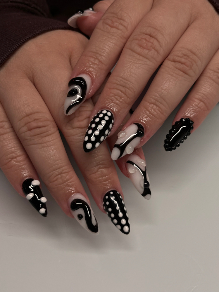 Intricate nail art full set S/M