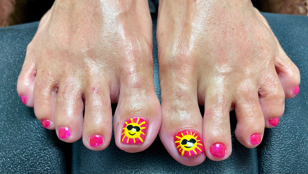 GEL PEDICURE WITH DESIGN