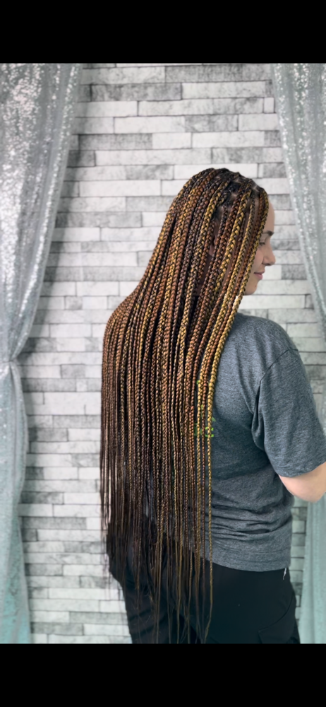 Small Knotless at Sue’sGiftedHands in Midlothian, VA