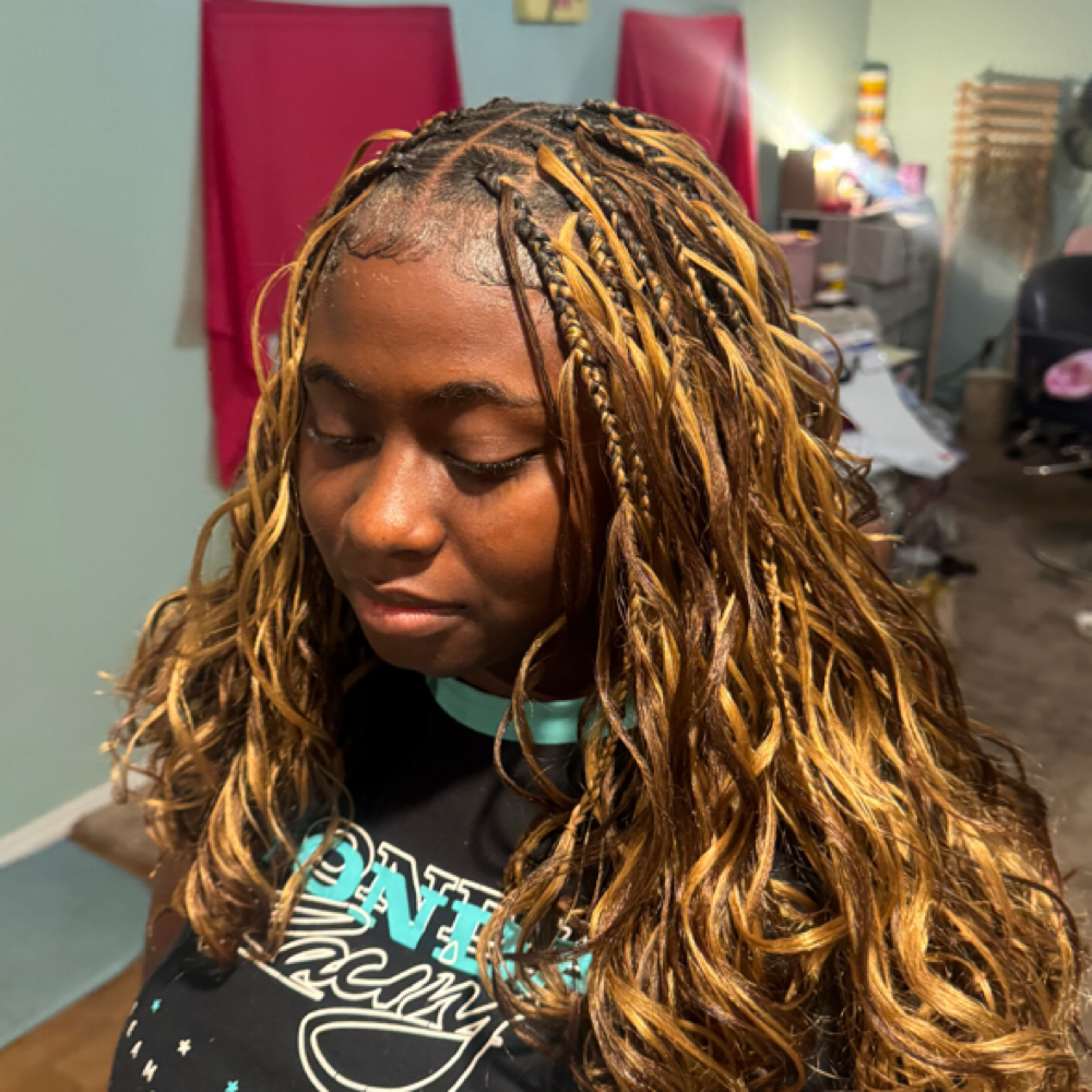 French Curls Leave Out at Tee Did It❗️ in Ocala, FL