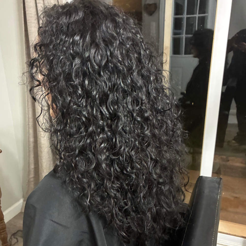 Root Touch Up With Curl Define at Misti Rose Salon Suites in Lafayette, LA