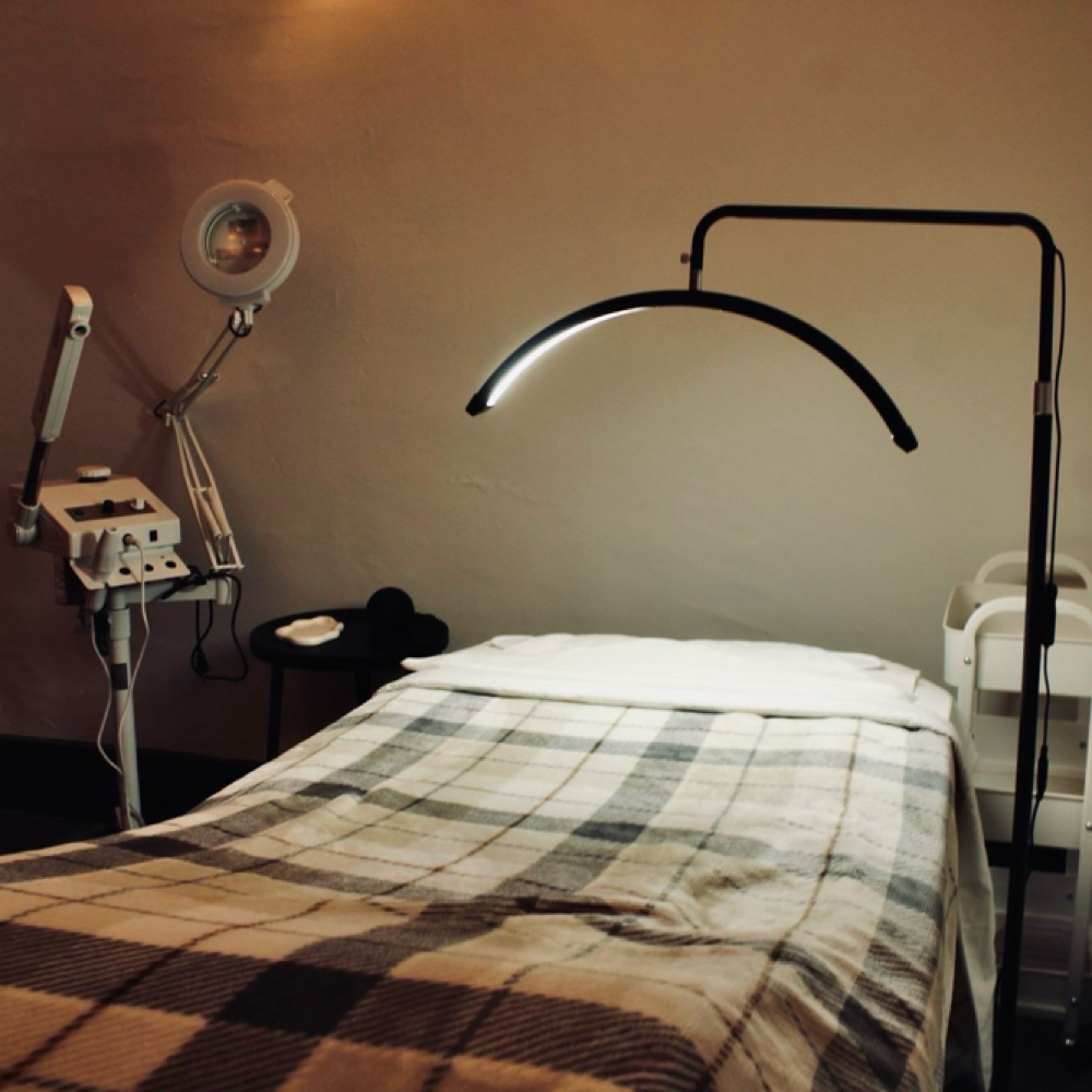 Mini Glow Facial at Modern Looks & Wellness Spa in Lincoln, IL