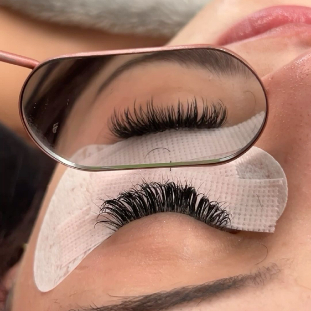 classic full set at beautyxsarah in Wilmington, DE
