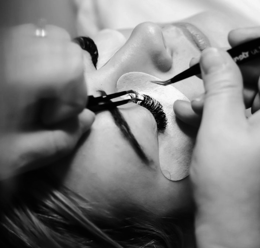 Hybrid Full Set - Lash Extensions