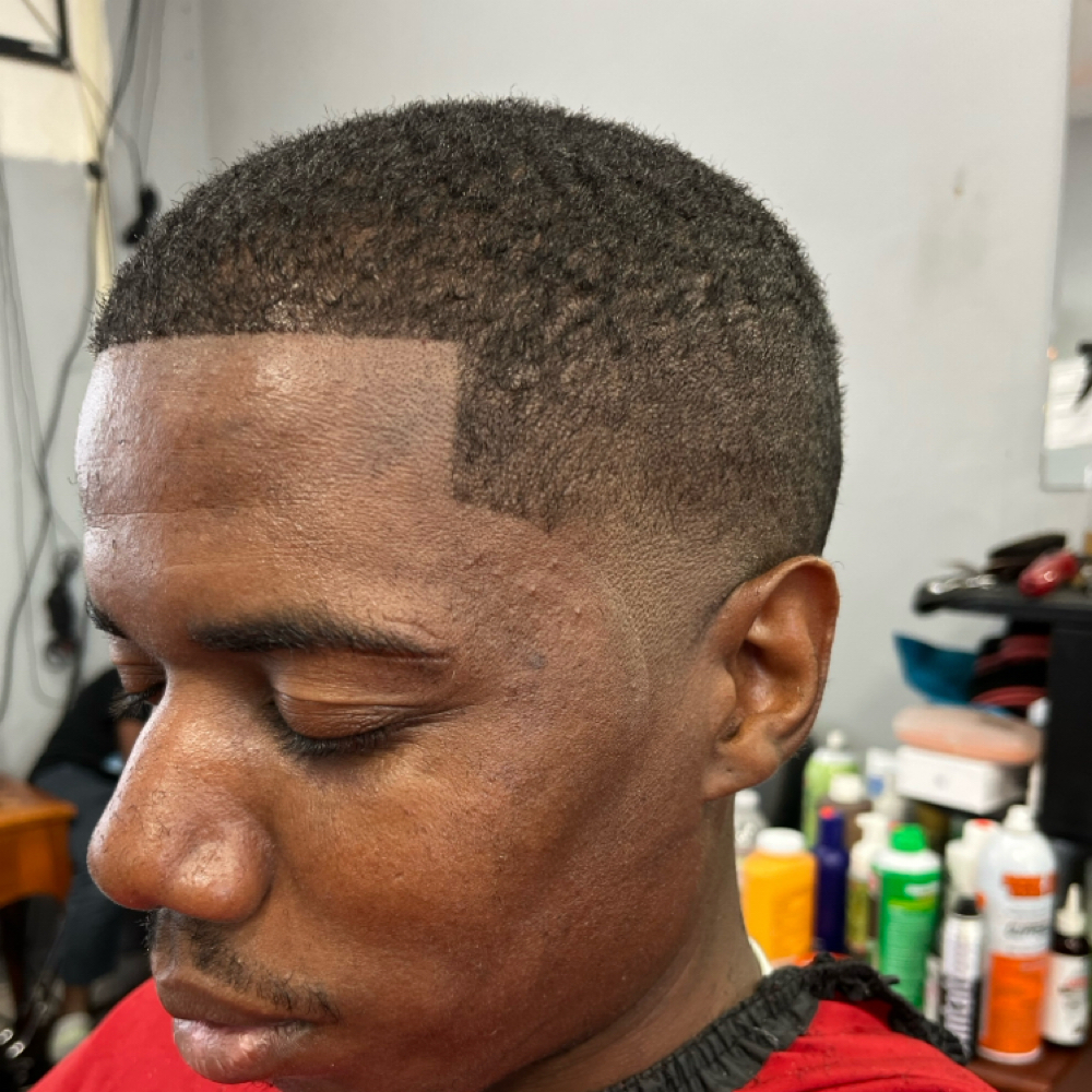 Men's Haircut at Zan.Stylist561 in Riviera Beach, FL