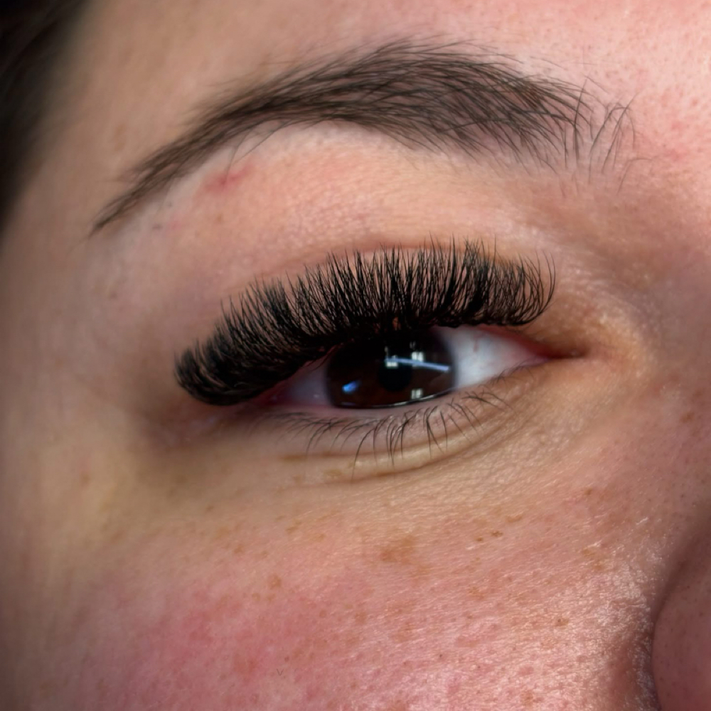 Volume Full Set at Fluffy Blinks LLC in Palm Harbor, FL