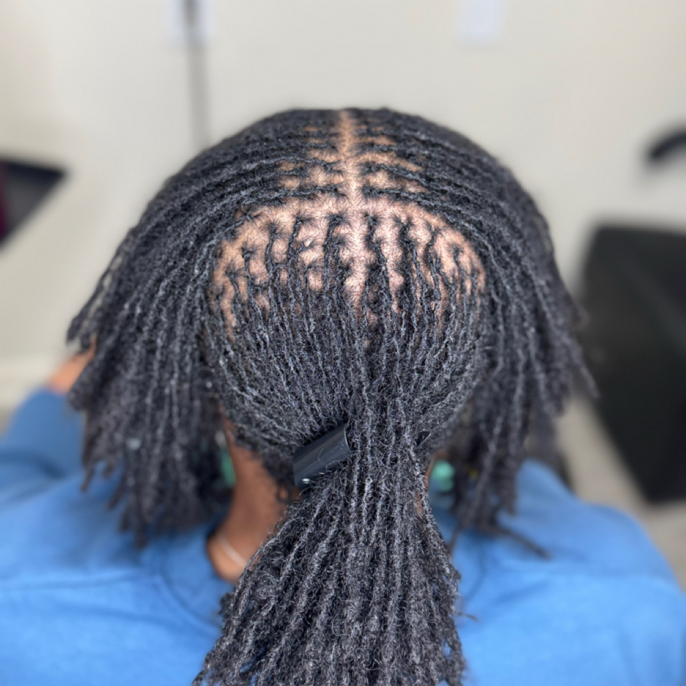 New Client Microloc Retie at Natural beauty Lounge in Laurel, MD