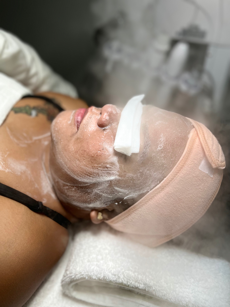 CUSTOMIZED FACIAL