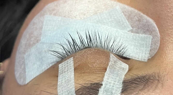 Eyelash Extension Removal