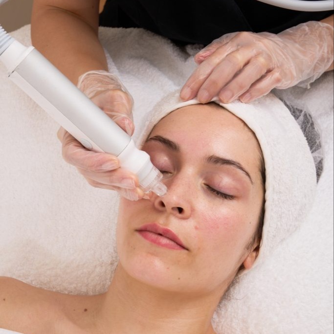 LIMPIEZA FACIAL PROFUNDA at CROWNED BY GRACE  "BEAUTY LOUNGE" in North Bergen, NJ