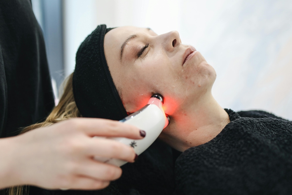 LED Light Therapy Facial