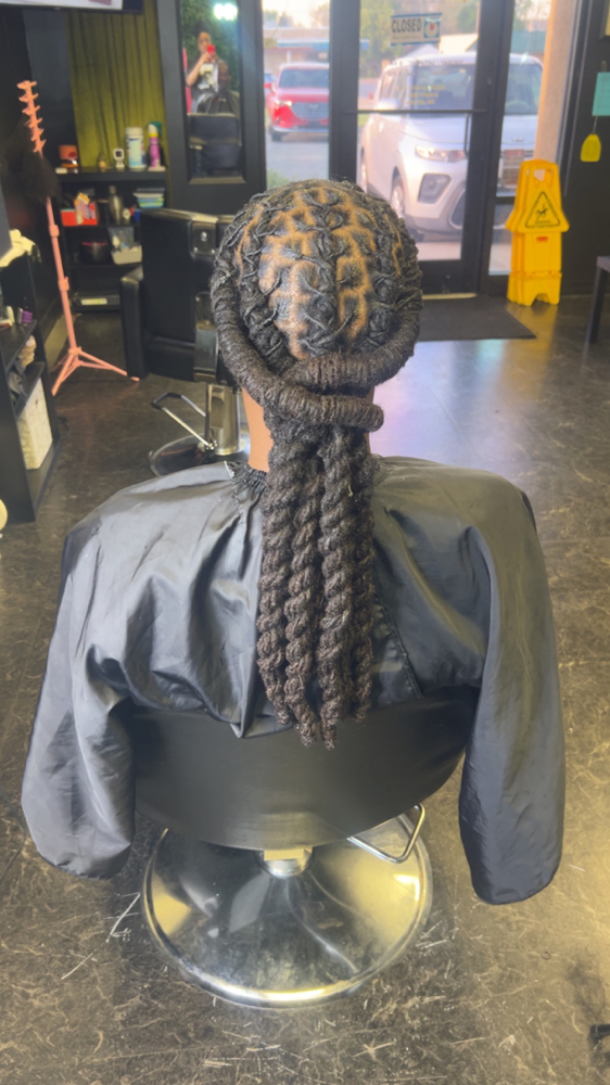 Retwist SHOULDERBLADE AND LONGER