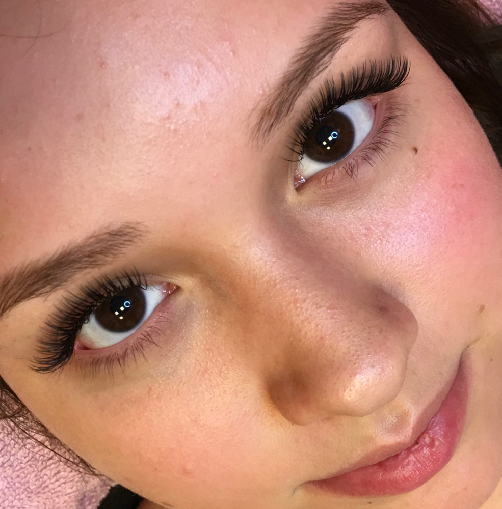 Full Set Of Classic Lashes