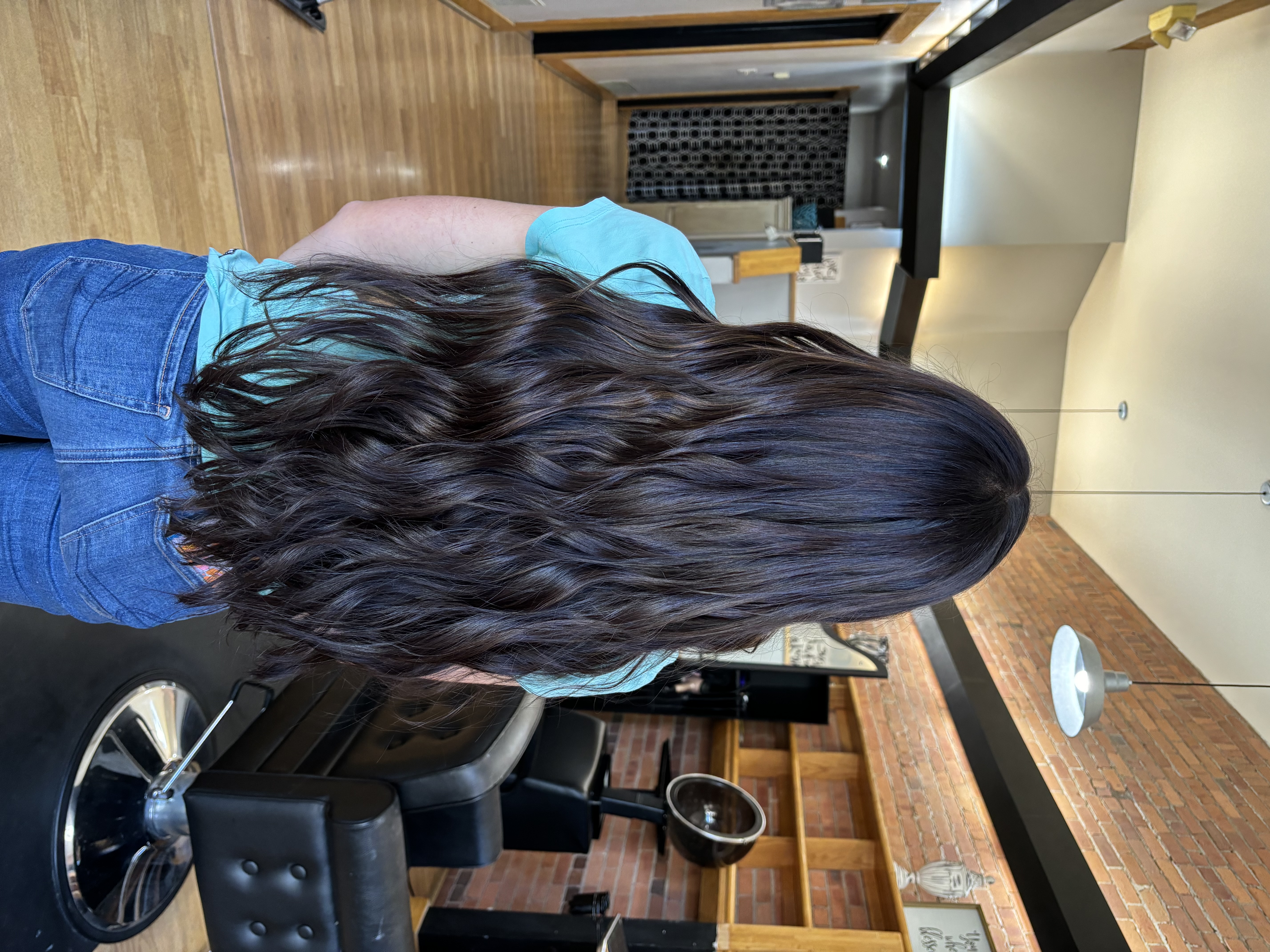Shampoo, cut & style