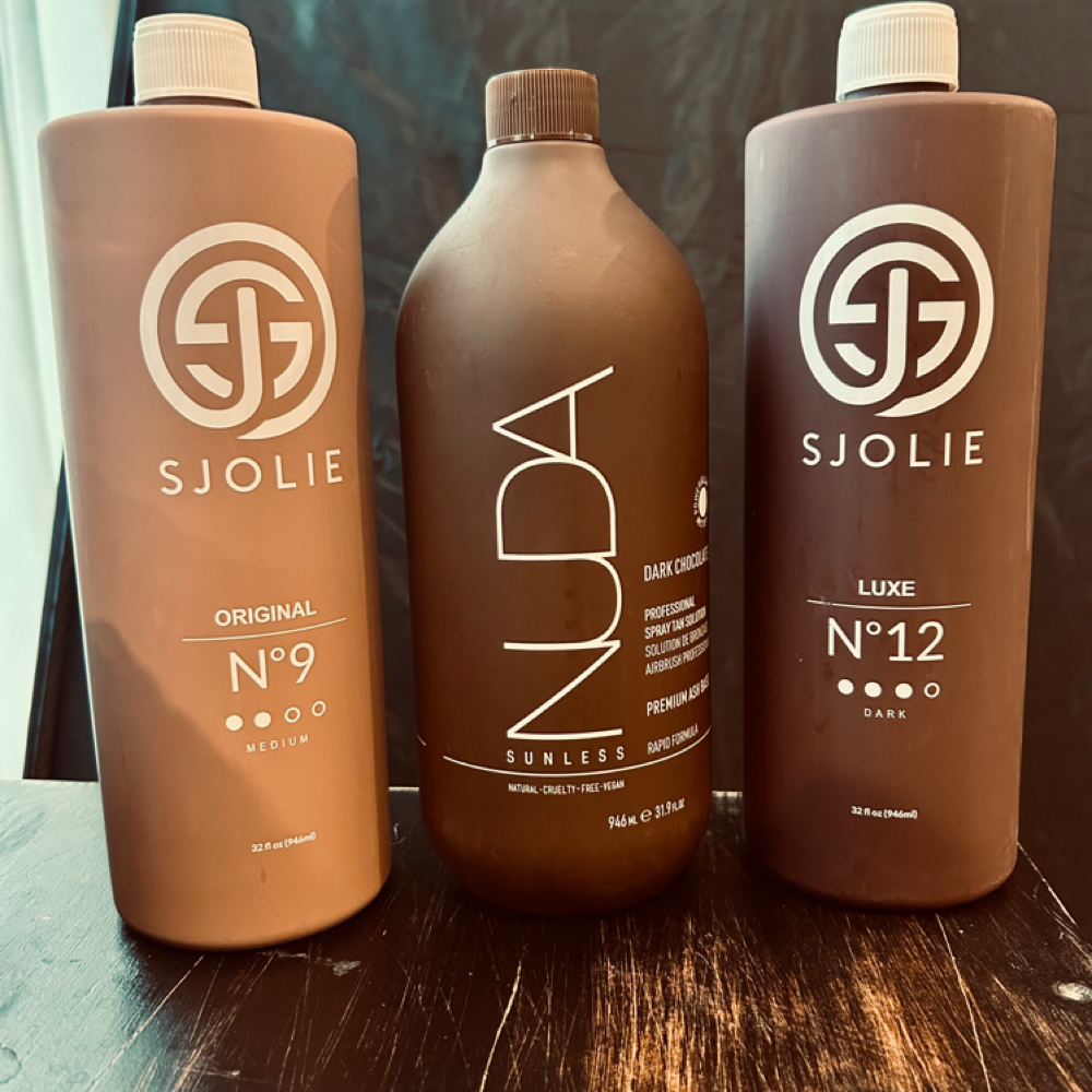 Group Mobile Spray Tan (3+ people) at The Bronze Club in Nesbit, MS